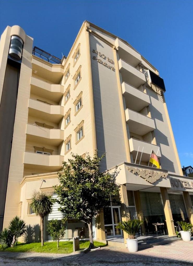 Hotel Princ 골렘 외부 사진