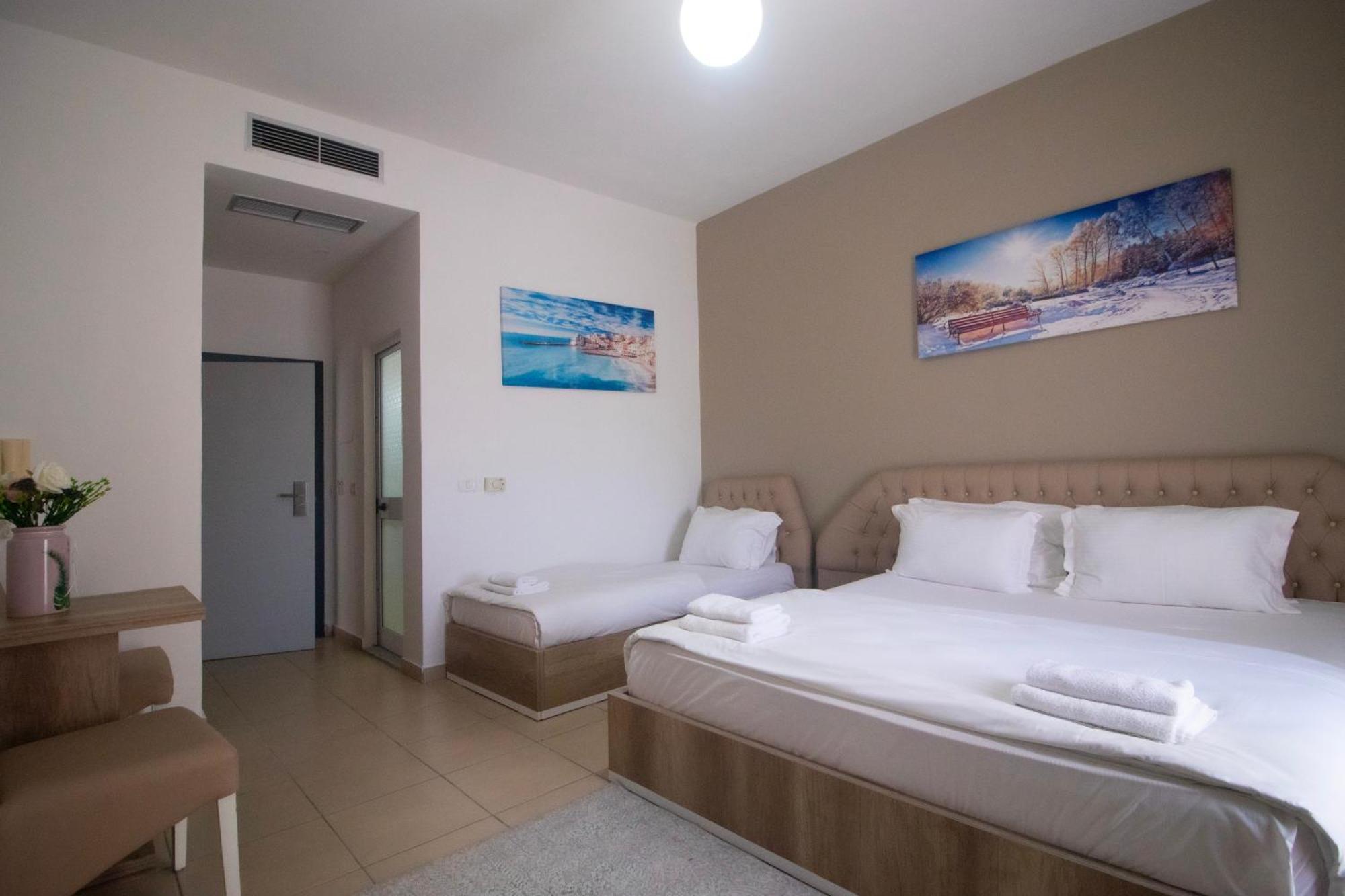 Hotel Princ 골렘 외부 사진