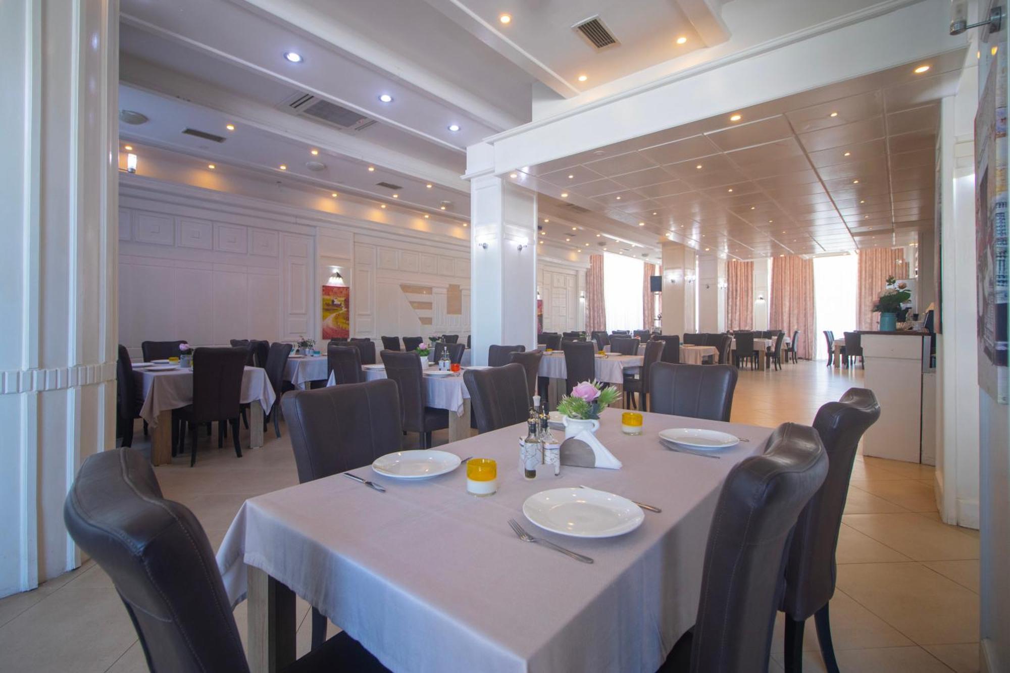 Hotel Princ 골렘 외부 사진