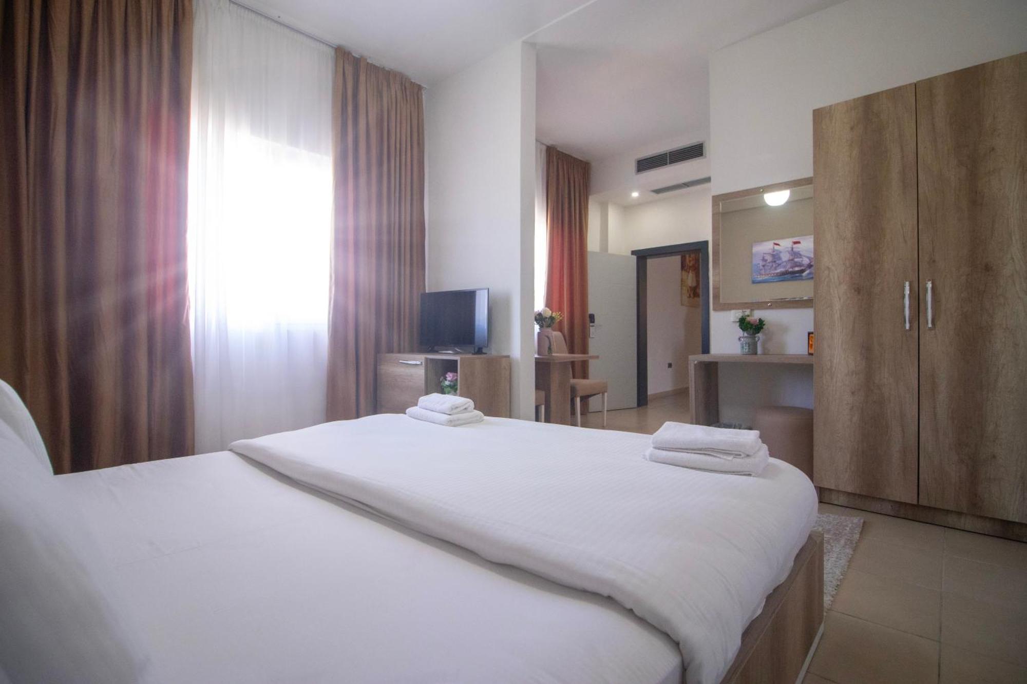 Hotel Princ 골렘 외부 사진