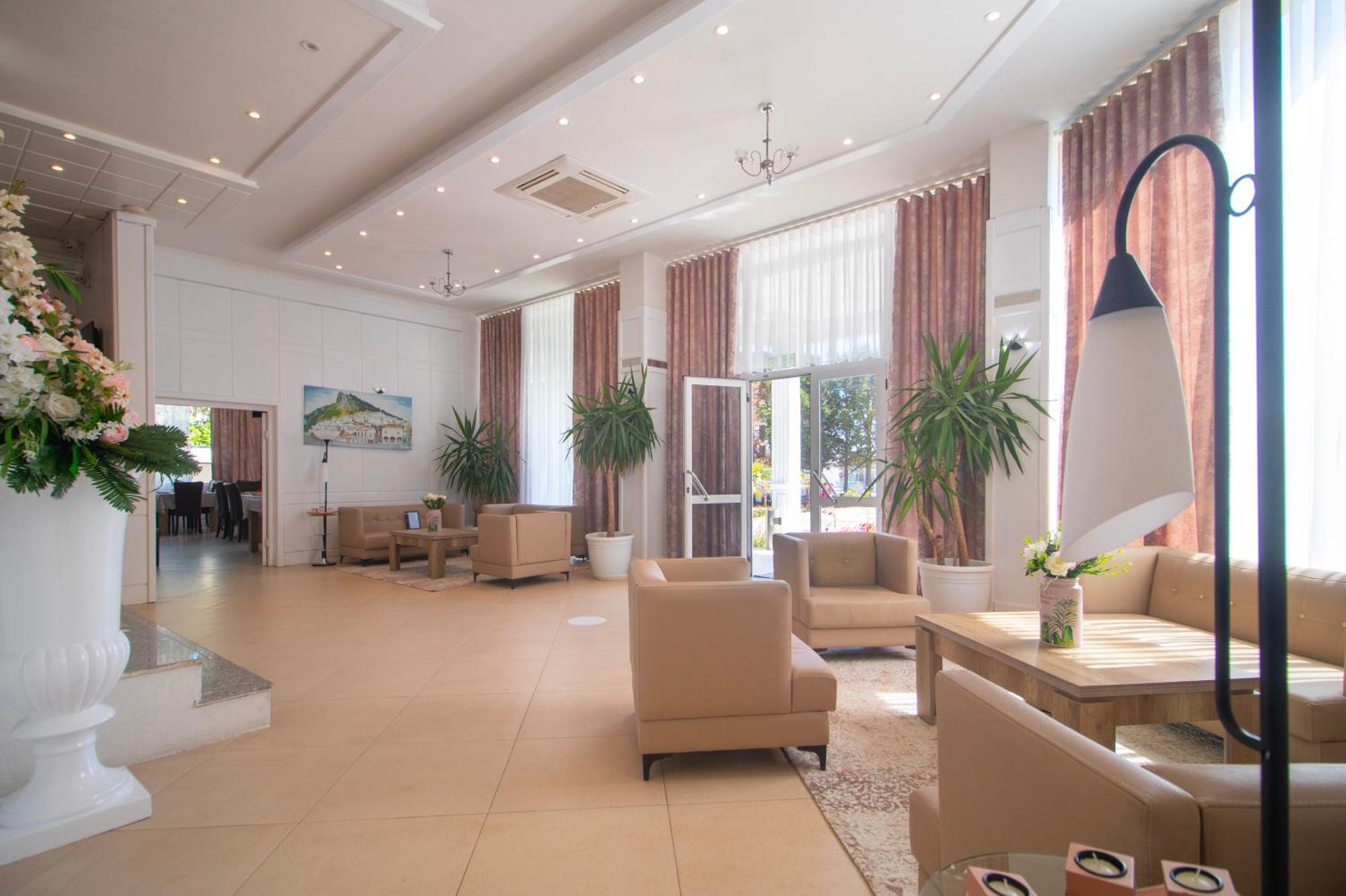 Hotel Princ 골렘 외부 사진
